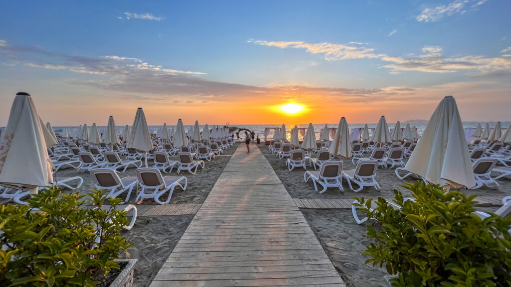 plaża Golem, Klajdi Resort