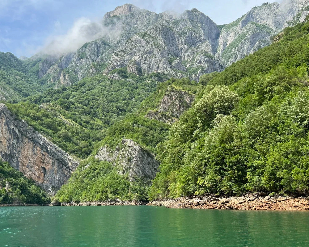 jezioro Koman