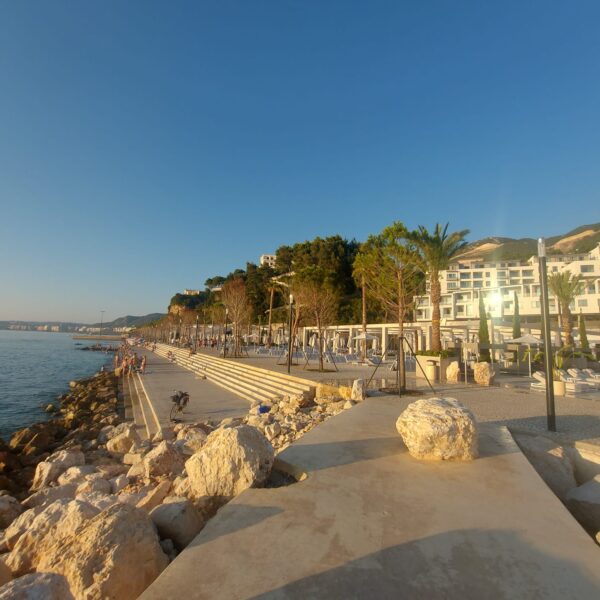 wlora lungo mare 2