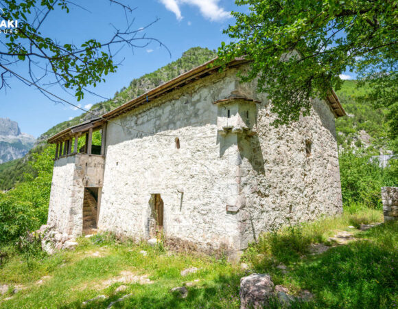dom Theth Albania